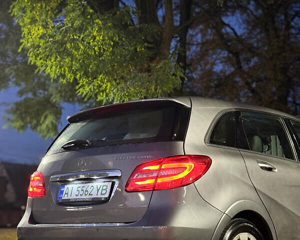 Серый Мерседес Б-класс, объемом двигателя 0 л и пробегом 47 тыс. км за 12400 $, фото 3 на Automoto.ua