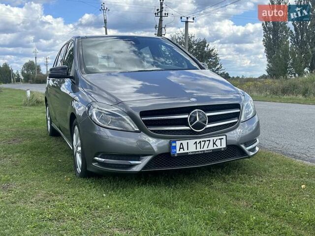 Сірий Мерседес Б-клас, об'ємом двигуна 2.1 л та пробігом 207 тис. км за 12700 $, фото 4 на Automoto.ua