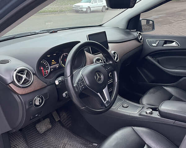 Серый Мерседес Б-класс, объемом двигателя 0 л и пробегом 164 тыс. км за 8500 $, фото 8 на Automoto.ua