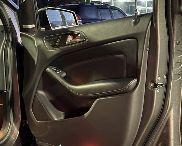 Серый Мерседес Б-класс, объемом двигателя 0 л и пробегом 47 тыс. км за 12400 $, фото 14 на Automoto.ua