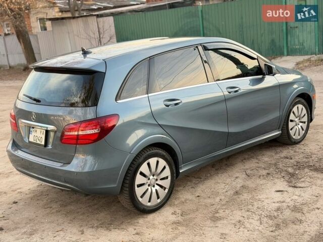 Сірий Мерседес Б-клас, об'ємом двигуна 0 л та пробігом 165 тис. км за 10500 $, фото 14 на Automoto.ua