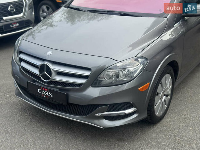 Серый Мерседес Б-класс, объемом двигателя 0 л и пробегом 68 тыс. км за 8300 $, фото 4 на Automoto.ua