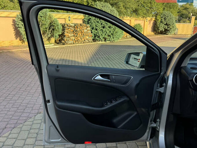 Мерседес Б-класс 2014 в Мукачеве на Automoto.ua Серый Мерседес Б-класс, объемом двигателя 1.5 л и пробегом 188 тыс. км за 11850 $, фото 19 на Automoto.ua