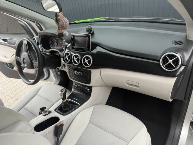 Серый Мерседес Б-класс, объемом двигателя 1.5 л и пробегом 156 тыс. км за 12500 $, фото 6 на Automoto.ua