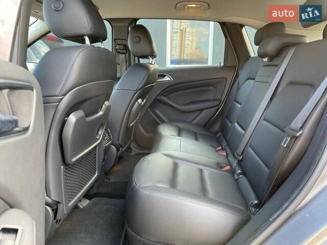 Сірий Мерседес Б-клас, об'ємом двигуна 0 л та пробігом 59 тис. км за 8690 $, фото 9 на Automoto.ua