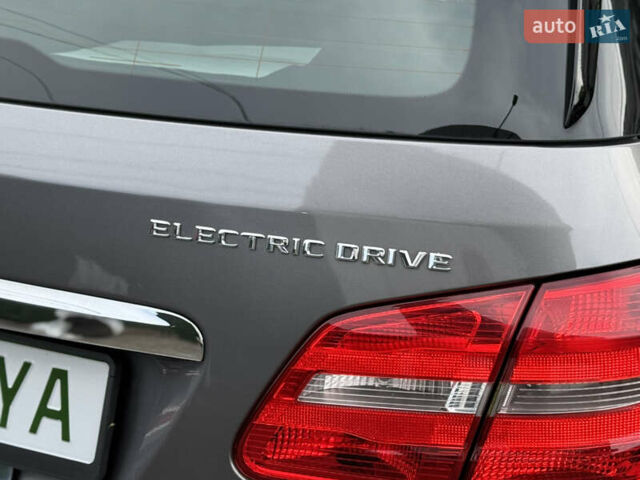 Серый Мерседес Б-класс, объемом двигателя 0 л и пробегом 68 тыс. км за 8300 $, фото 11 на Automoto.ua