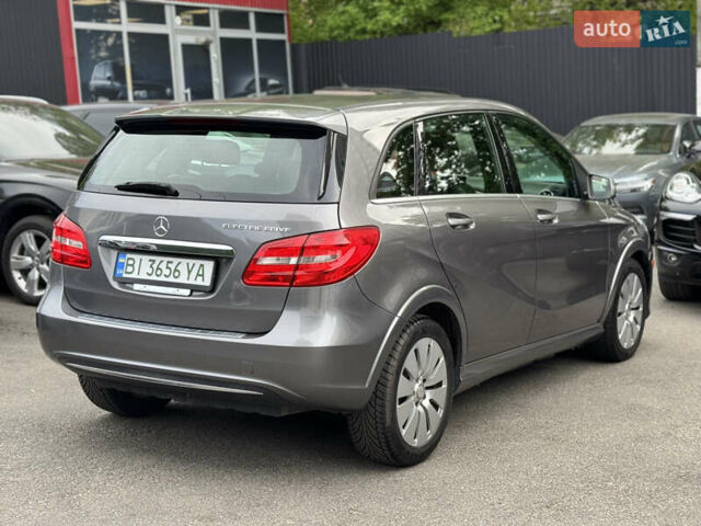 Серый Мерседес Б-класс, объемом двигателя 0 л и пробегом 68 тыс. км за 8300 $, фото 6 на Automoto.ua