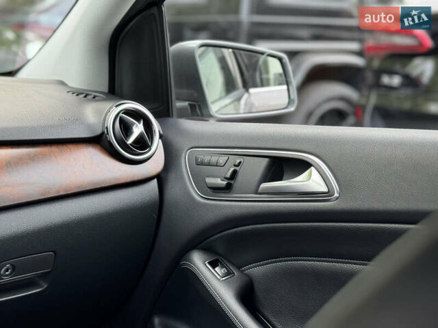 Серый Мерседес Б-класс, объемом двигателя 0 л и пробегом 68 тыс. км за 8300 $, фото 21 на Automoto.ua