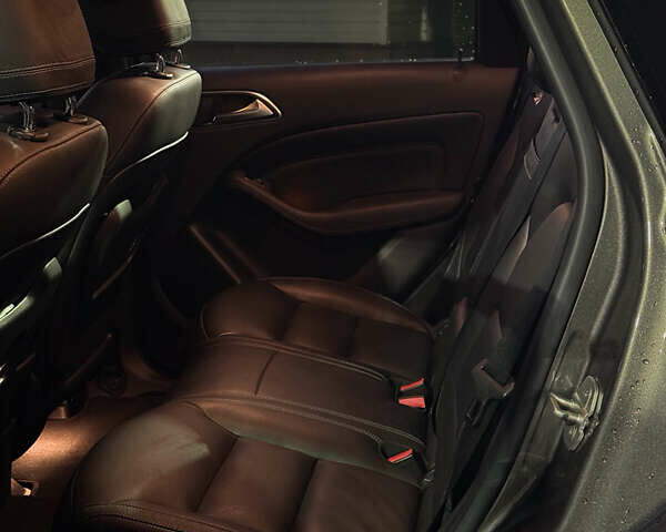 Серый Мерседес Б-класс, объемом двигателя 0 л и пробегом 47 тыс. км за 12400 $, фото 10 на Automoto.ua