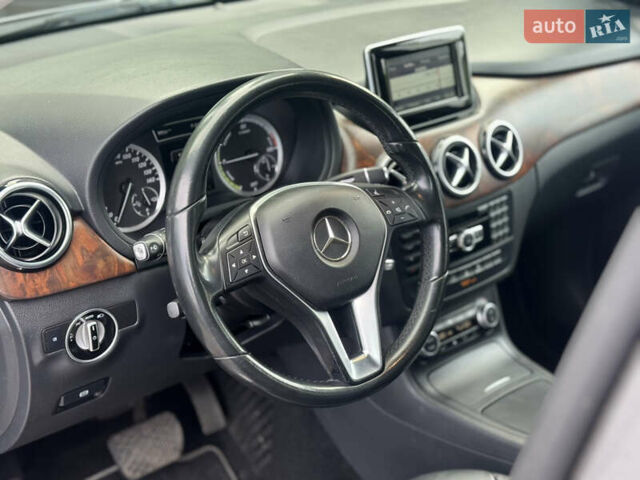 Серый Мерседес Б-класс, объемом двигателя 0 л и пробегом 68 тыс. км за 8300 $, фото 22 на Automoto.ua