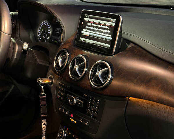 Серый Мерседес Б-класс, объемом двигателя 0 л и пробегом 47 тыс. км за 12400 $, фото 13 на Automoto.ua