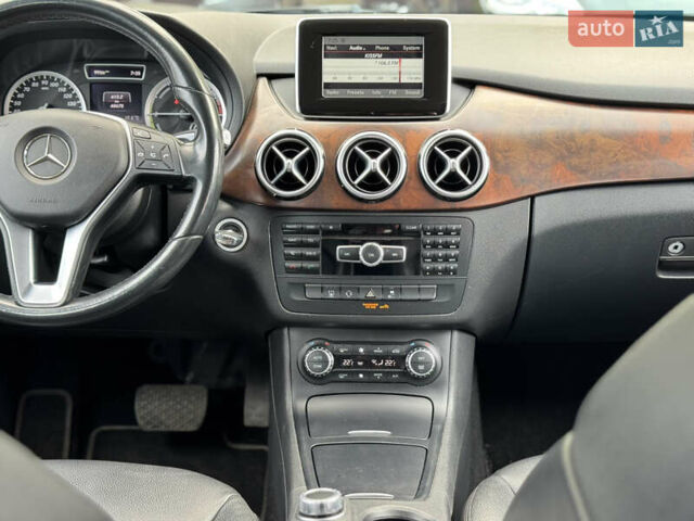 Серый Мерседес Б-класс, объемом двигателя 0 л и пробегом 68 тыс. км за 8300 $, фото 20 на Automoto.ua