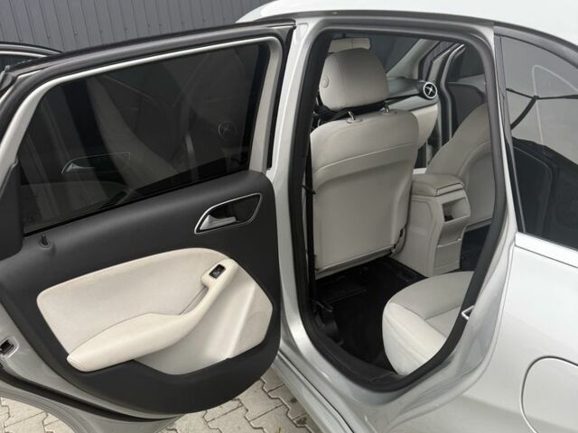 Серый Мерседес Б-класс, объемом двигателя 1.5 л и пробегом 156 тыс. км за 12500 $, фото 10 на Automoto.ua