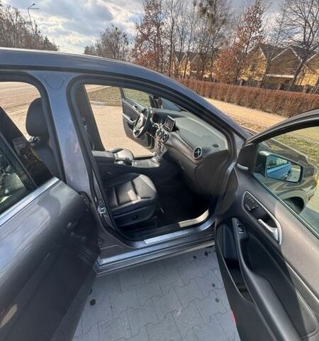 Серый Мерседес Б-класс, объемом двигателя 0 л и пробегом 57 тыс. км за 11500 $, фото 26 на Automoto.ua