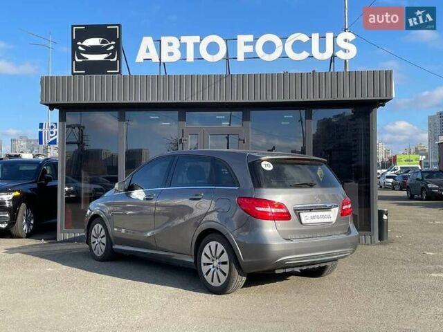 Сірий Мерседес Б-клас, об'ємом двигуна 0 л та пробігом 59 тис. км за 8690 $, фото 4 на Automoto.ua