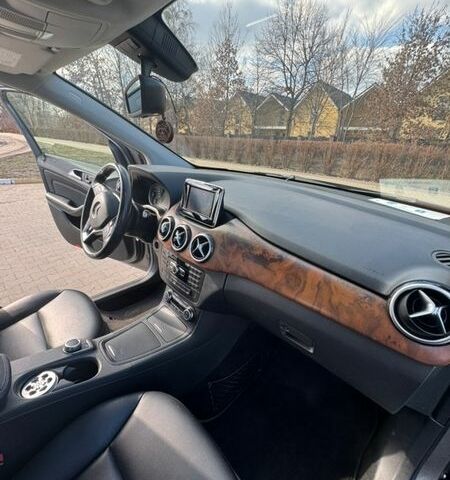 Серый Мерседес Б-класс, объемом двигателя 0 л и пробегом 57 тыс. км за 11500 $, фото 43 на Automoto.ua