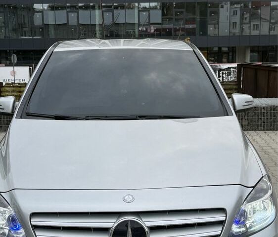 Серый Мерседес Б-класс, объемом двигателя 1.5 л и пробегом 156 тыс. км за 12500 $, фото 1 на Automoto.ua