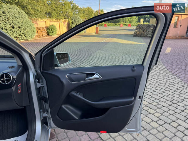 Мерседес Б-класс 2014 в Мукачеве на Automoto.ua Серый Мерседес Б-класс, объемом двигателя 1.5 л и пробегом 188 тыс. км за 11850 $, фото 37 на Automoto.ua