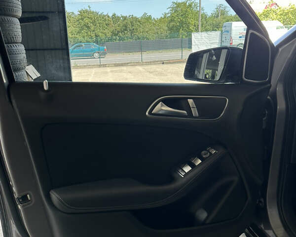 Серый Мерседес Б-класс, объемом двигателя 0 л и пробегом 125 тыс. км за 13500 $, фото 10 на Automoto.ua