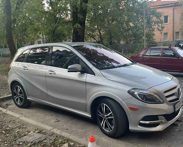 Мерседес Б-класс 2015 в Ужгороде на Automoto.ua Серый Мерседес Б-класс, объемом двигателя 0 л и пробегом 117 тыс. км за 14000 $, фото 1 на Automoto.ua