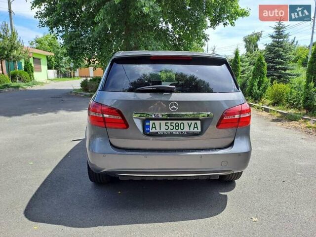 Сірий Мерседес Б-клас, об'ємом двигуна 0 л та пробігом 117 тис. км за 9999 $, фото 4 на Automoto.ua