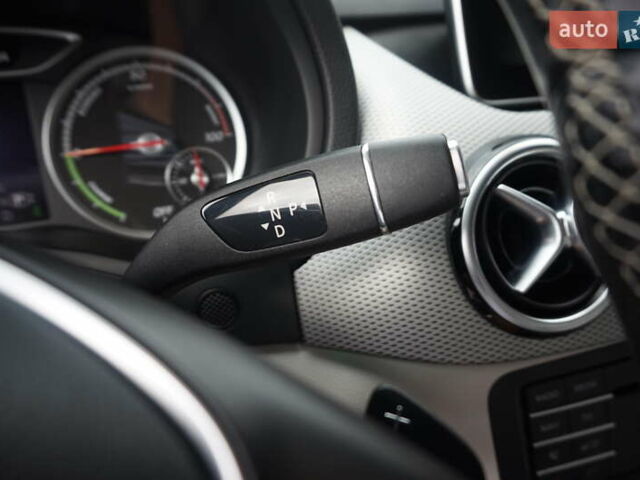 Серый Мерседес Б-класс, объемом двигателя 0 л и пробегом 77 тыс. км за 10995 $, фото 31 на Automoto.ua