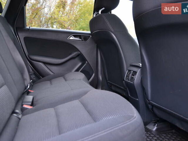 Серый Мерседес Б-класс, объемом двигателя 0 л и пробегом 112 тыс. км за 9999 $, фото 21 на Automoto.ua