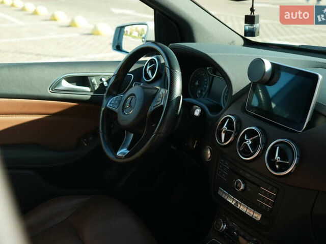 Серый Мерседес Б-класс, объемом двигателя 0 л и пробегом 185 тыс. км за 10200 $, фото 24 на Automoto.ua