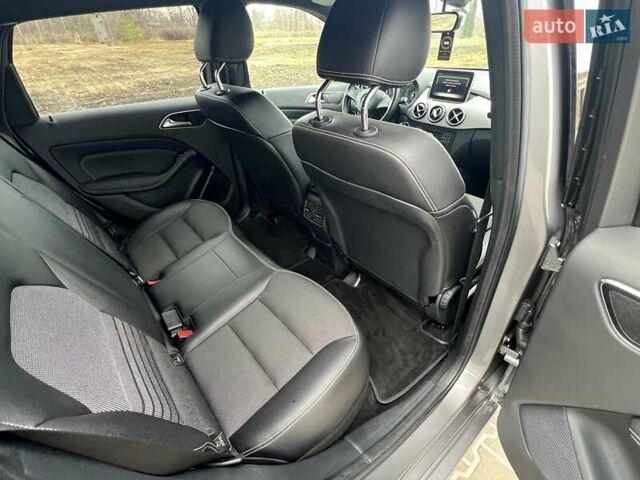 Сірий Мерседес Б-клас, об'ємом двигуна 0 л та пробігом 79 тис. км за 9250 $, фото 10 на Automoto.ua