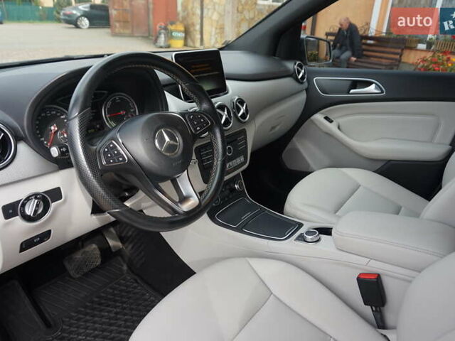 Серый Мерседес Б-класс, объемом двигателя 0 л и пробегом 77 тыс. км за 10995 $, фото 25 на Automoto.ua