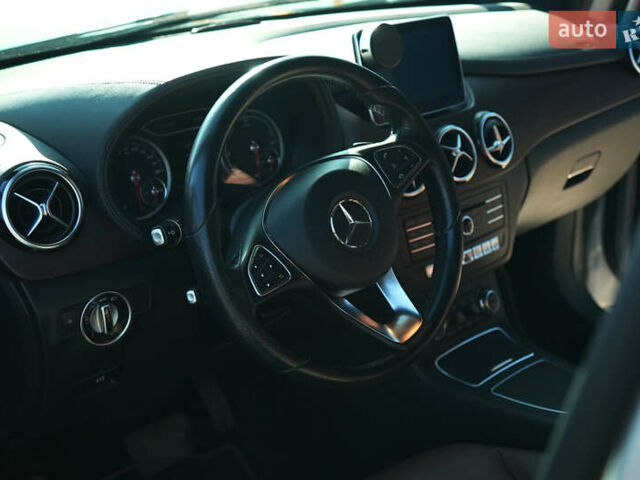 Серый Мерседес Б-класс, объемом двигателя 0 л и пробегом 185 тыс. км за 10200 $, фото 21 на Automoto.ua