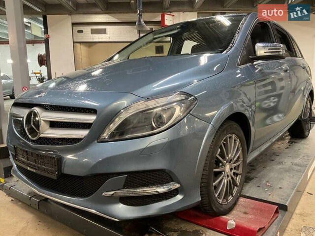 Мерседес Б-класс 2015 в Львове на Automoto.ua Серый Мерседес Б-класс, объемом двигателя 0 л и пробегом 87 тыс. км за 10550 $, фото 18 на Automoto.ua