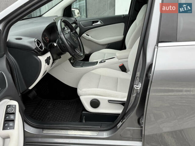 Сірий Мерседес Б-клас, об'ємом двигуна 0 л та пробігом 115 тис. км за 9450 $, фото 14 на Automoto.ua
