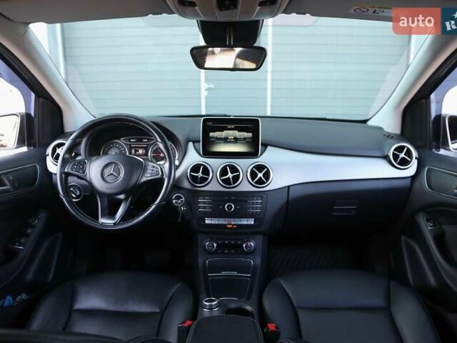 Серый Мерседес Б-класс, объемом двигателя 0 л и пробегом 144 тыс. км за 9900 $, фото 13 на Automoto.ua