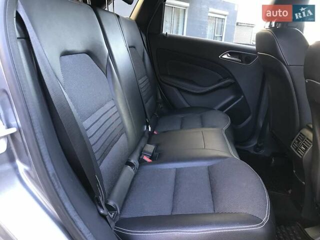 Серый Мерседес Б-класс, объемом двигателя 0 л и пробегом 164 тыс. км за 9599 $, фото 80 на Automoto.ua