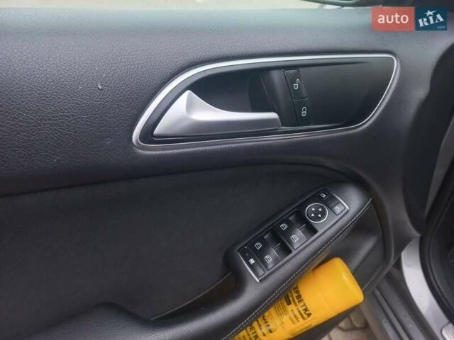 Серый Мерседес Б-класс, объемом двигателя 0 л и пробегом 109 тыс. км за 9300 $, фото 18 на Automoto.ua