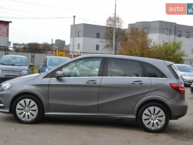 Серый Мерседес Б-класс, объемом двигателя 0 л и пробегом 112 тыс. км за 9999 $, фото 11 на Automoto.ua