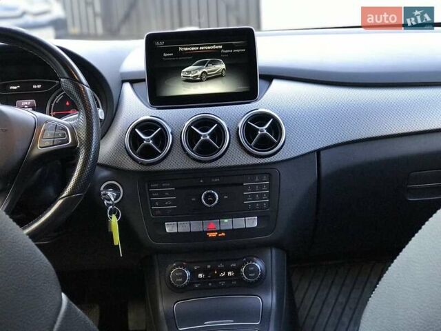 Серый Мерседес Б-класс, объемом двигателя 0 л и пробегом 164 тыс. км за 9599 $, фото 98 на Automoto.ua