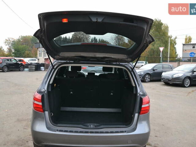 Серый Мерседес Б-класс, объемом двигателя 0 л и пробегом 112 тыс. км за 9999 $, фото 19 на Automoto.ua