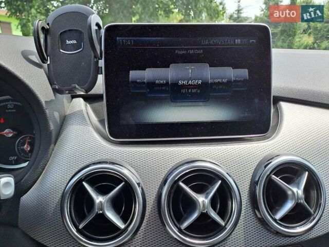 Сірий Мерседес Б-клас, об'ємом двигуна 0 л та пробігом 117 тис. км за 9999 $, фото 19 на Automoto.ua
