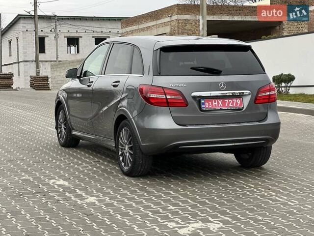 Сірий Мерседес Б-клас, об'ємом двигуна 0 л та пробігом 79 тис. км за 9250 $, фото 16 на Automoto.ua