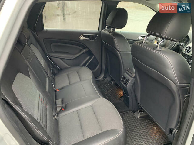 Серый Мерседес Б-класс, объемом двигателя 0 л и пробегом 70 тыс. км за 11200 $, фото 9 на Automoto.ua