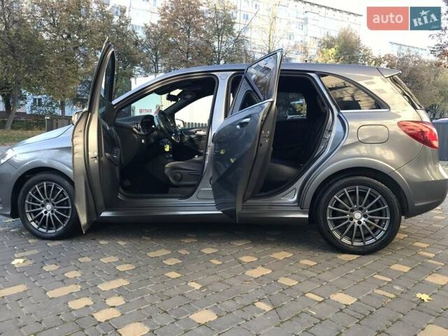 Серый Мерседес Б-класс, объемом двигателя 0 л и пробегом 164 тыс. км за 9599 $, фото 66 на Automoto.ua