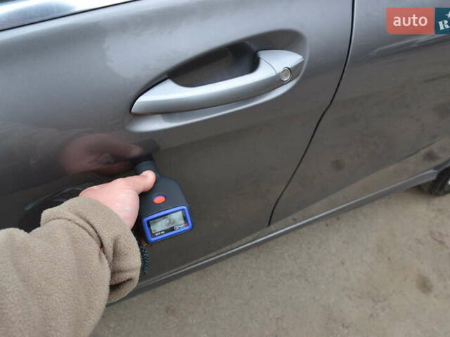 Серый Мерседес Б-класс, объемом двигателя 0 л и пробегом 112 тыс. км за 9999 $, фото 31 на Automoto.ua