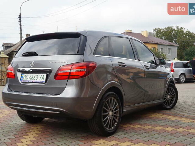 Серый Мерседес Б-класс, объемом двигателя 0 л и пробегом 77 тыс. км за 10995 $, фото 6 на Automoto.ua