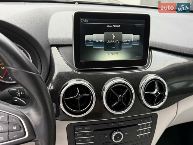 Сірий Мерседес Б-клас, об'ємом двигуна 0 л та пробігом 115 тис. км за 9450 $, фото 15 на Automoto.ua