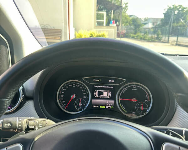 Серый Мерседес Б-класс, объемом двигателя 0 л и пробегом 125 тыс. км за 13500 $, фото 4 на Automoto.ua