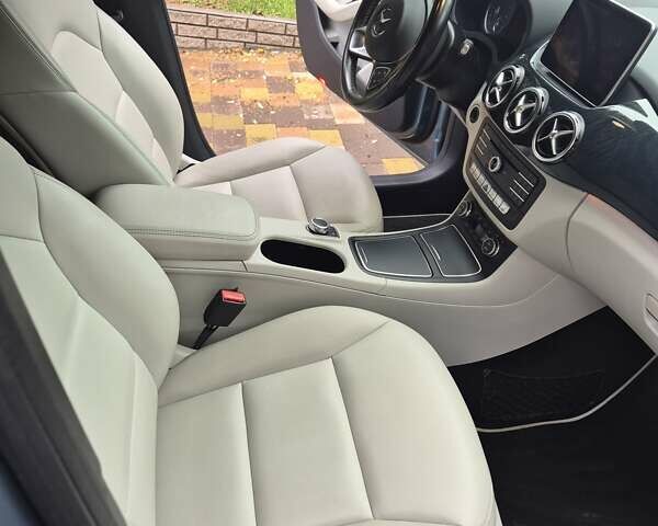 Серый Мерседес Б-класс, объемом двигателя 0 л и пробегом 85 тыс. км за 10700 $, фото 18 на Automoto.ua