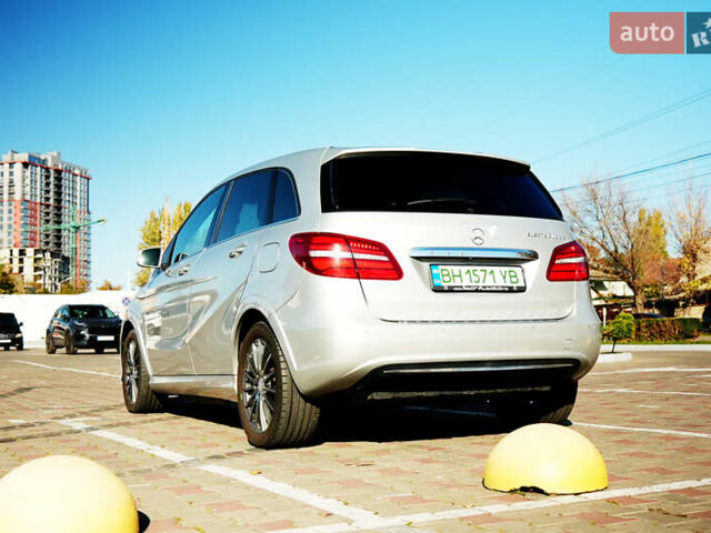 Серый Мерседес Б-класс, объемом двигателя 0 л и пробегом 185 тыс. км за 10200 $, фото 8 на Automoto.ua