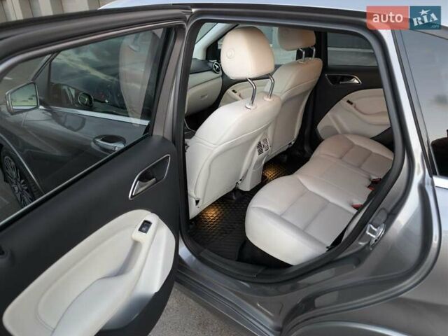 Серый Мерседес Б-класс, объемом двигателя 0 л и пробегом 103 тыс. км за 9500 $, фото 5 на Automoto.ua